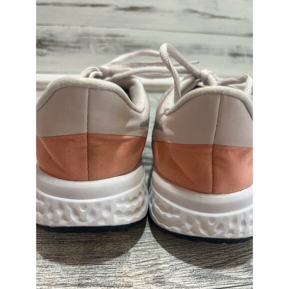 Nike sneakers Revolution 5 Womens Size 6Youth Pink White Black - Picture 5 of 9